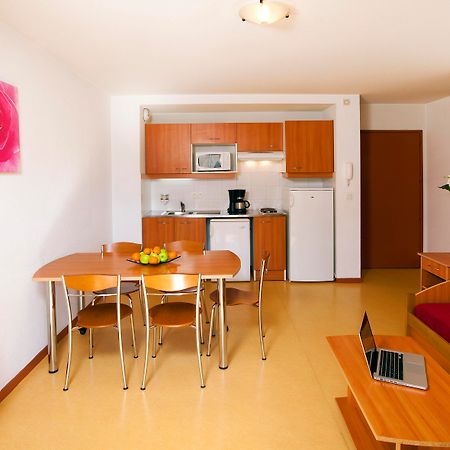 Sejours & Affaires Geneve Saint Genis Aparthotel Екстериор снимка