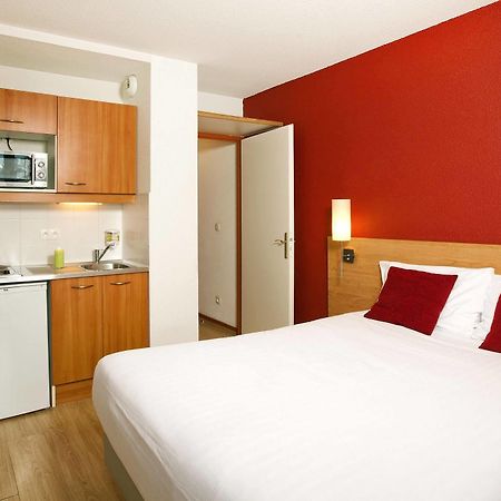 Sejours & Affaires Geneve Saint Genis Aparthotel Екстериор снимка